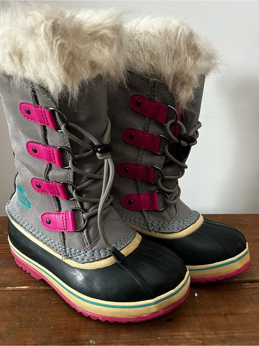 Sorel Youth Joan of Arctic Winter Snow Boot Gray Girls Size 2